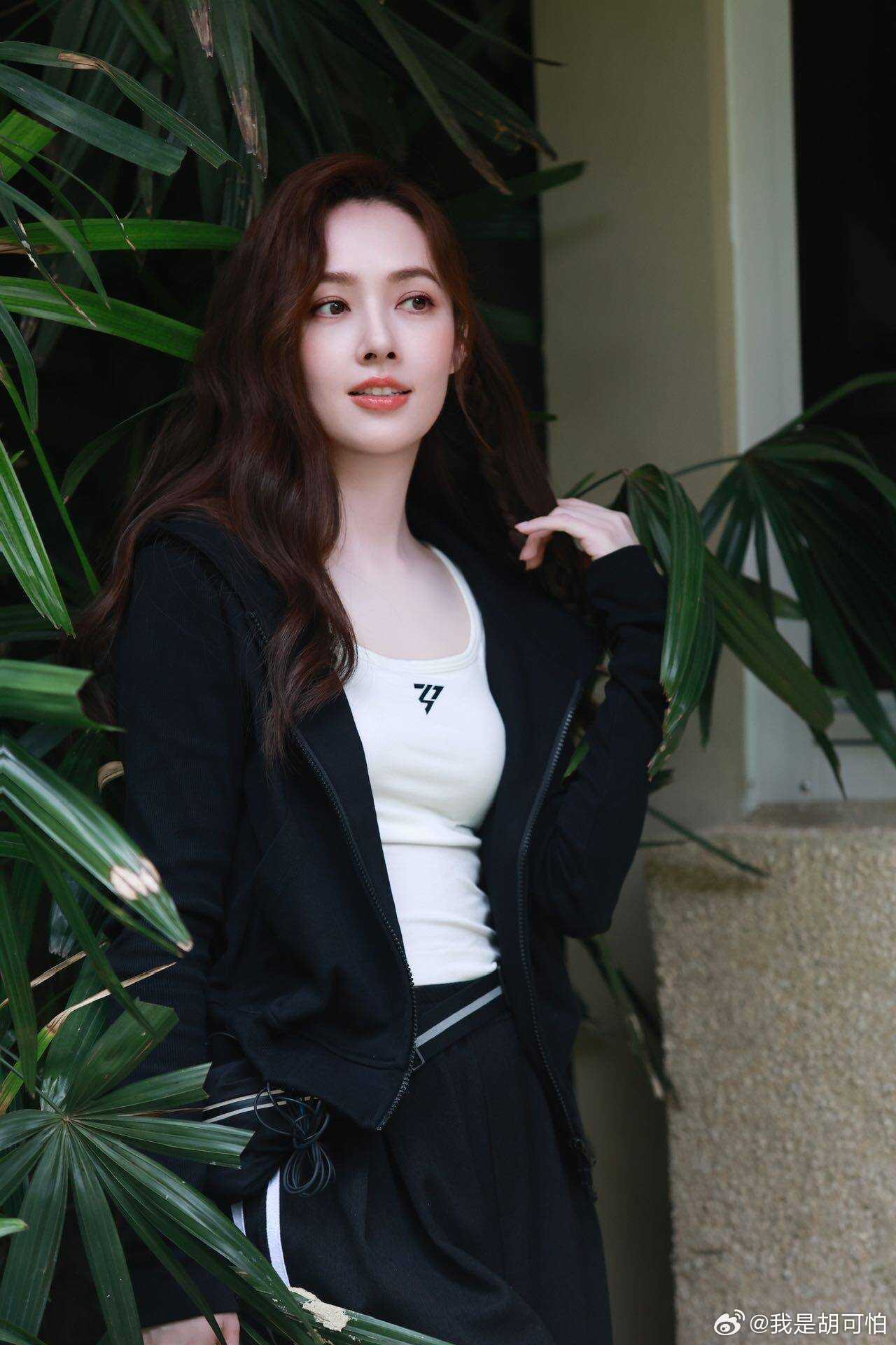 向太宠郭碧婷，郭碧婷疼孩子孝父母。自己赚的养娘家，婆婆给的存孩子，也难怪向华强向