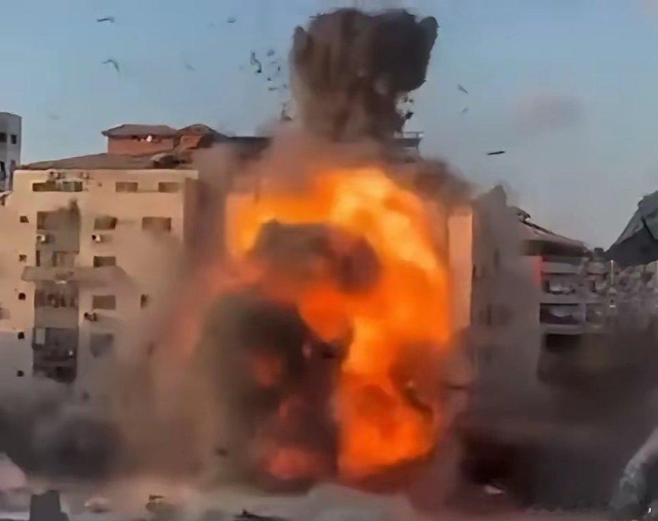 以色列在与加沙的停火协议仅维持十多天后，便再度对加沙发起打击；而特朗普不仅为以色