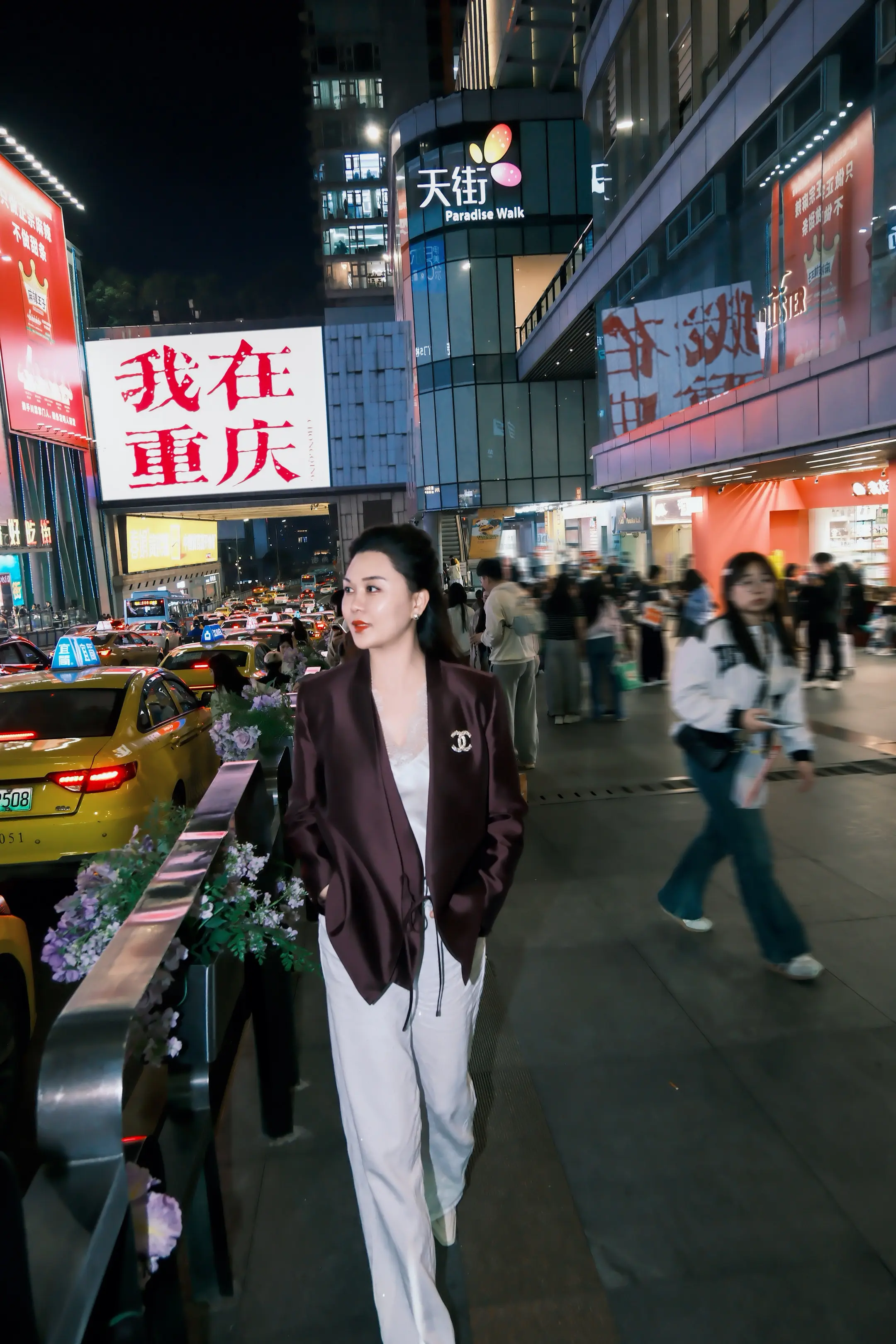 如果出生和婚姻都没能拯救你，你命运的最后一张牌，到底在谁手里？ 很多人...