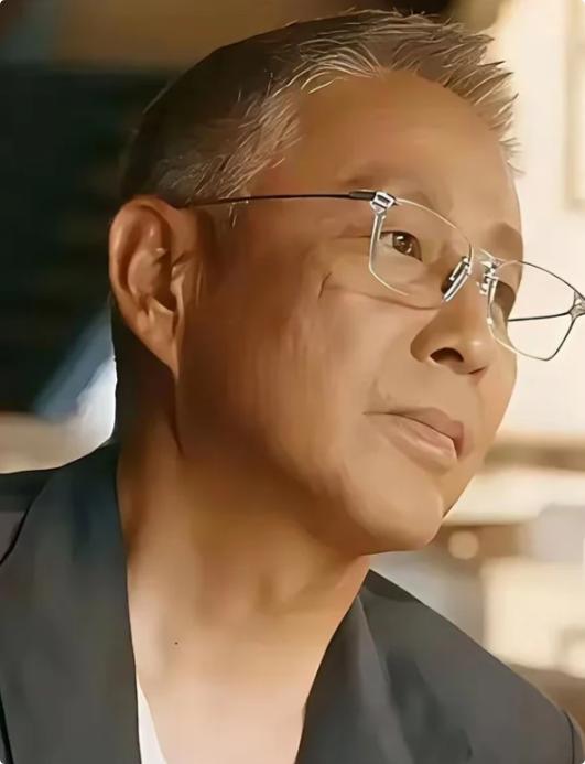 陈道明说："人这辈子，最危险的两个敌人，一个是自己的嘴，一个是身边的熟人。管住自
