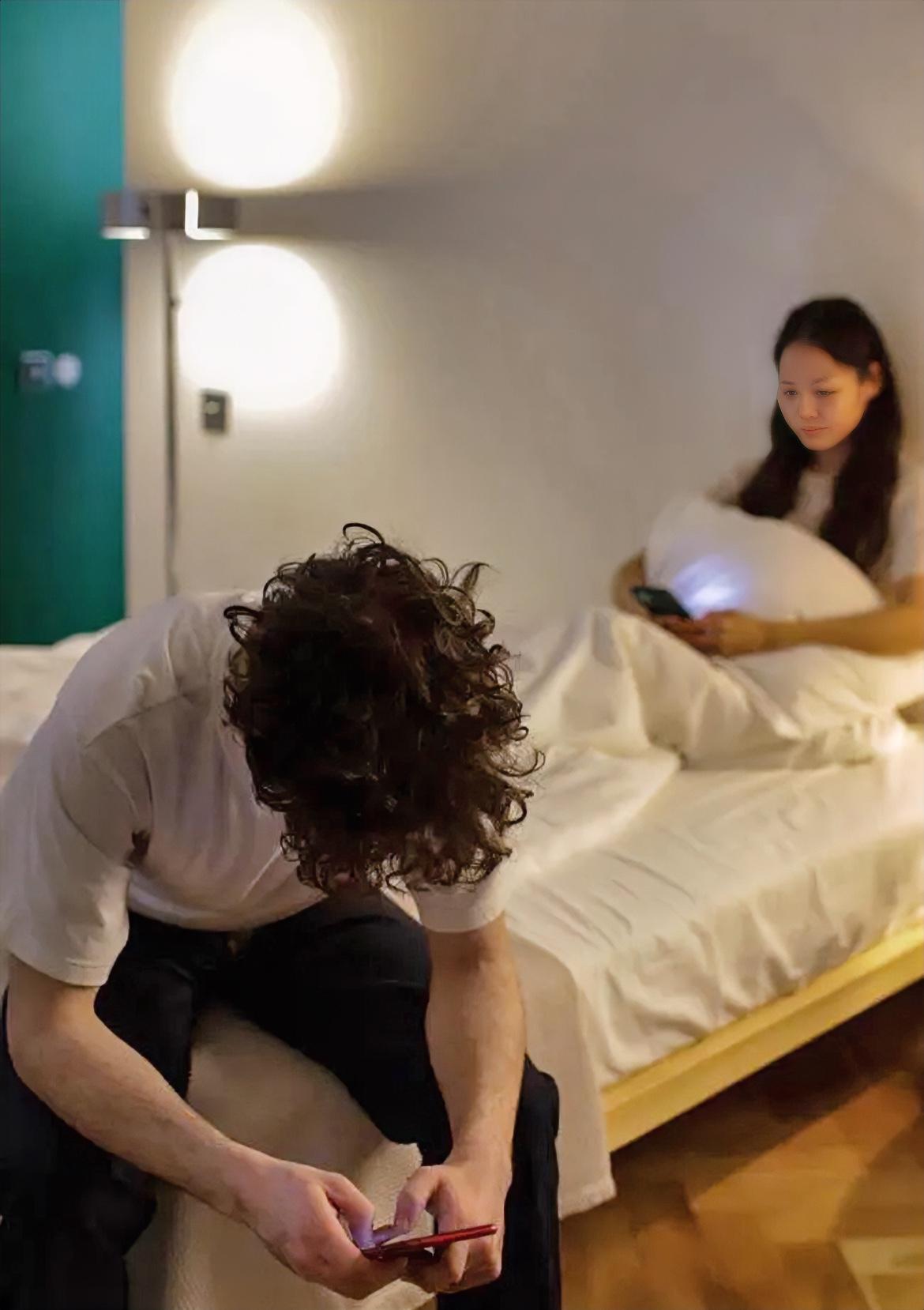 为什么很多夫妻难逃4年之痒？

我们有位学员跟我说：“结婚5年，我发现我们最大的