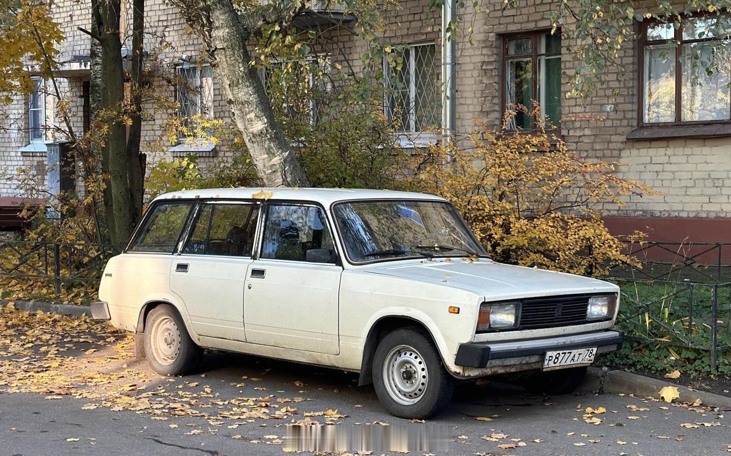 Lada 2104 / Renault Symbol / Ford Escape
