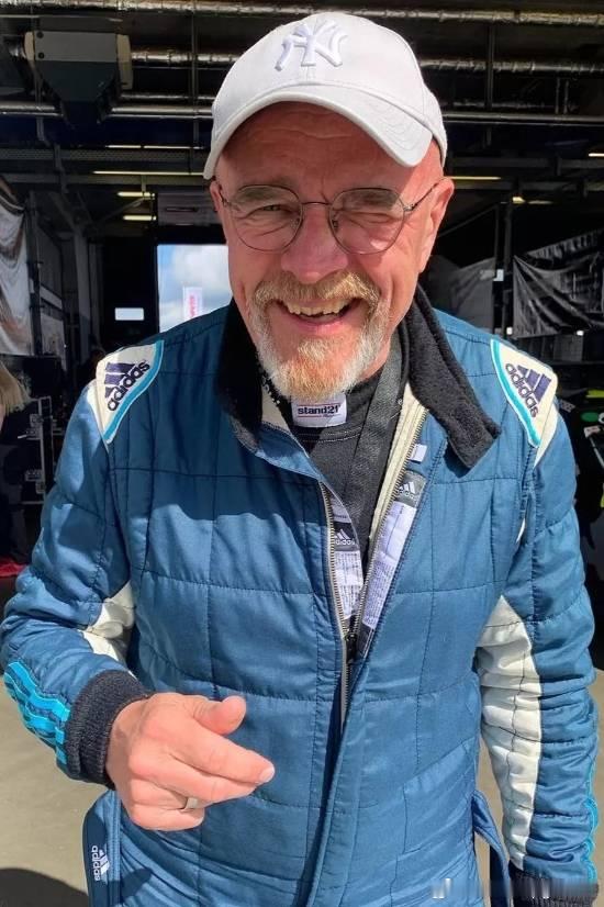 纽博格林24小时耐力排位赛中七车连撞：一芬兰车手不幸身亡当地时间4月18日，德国