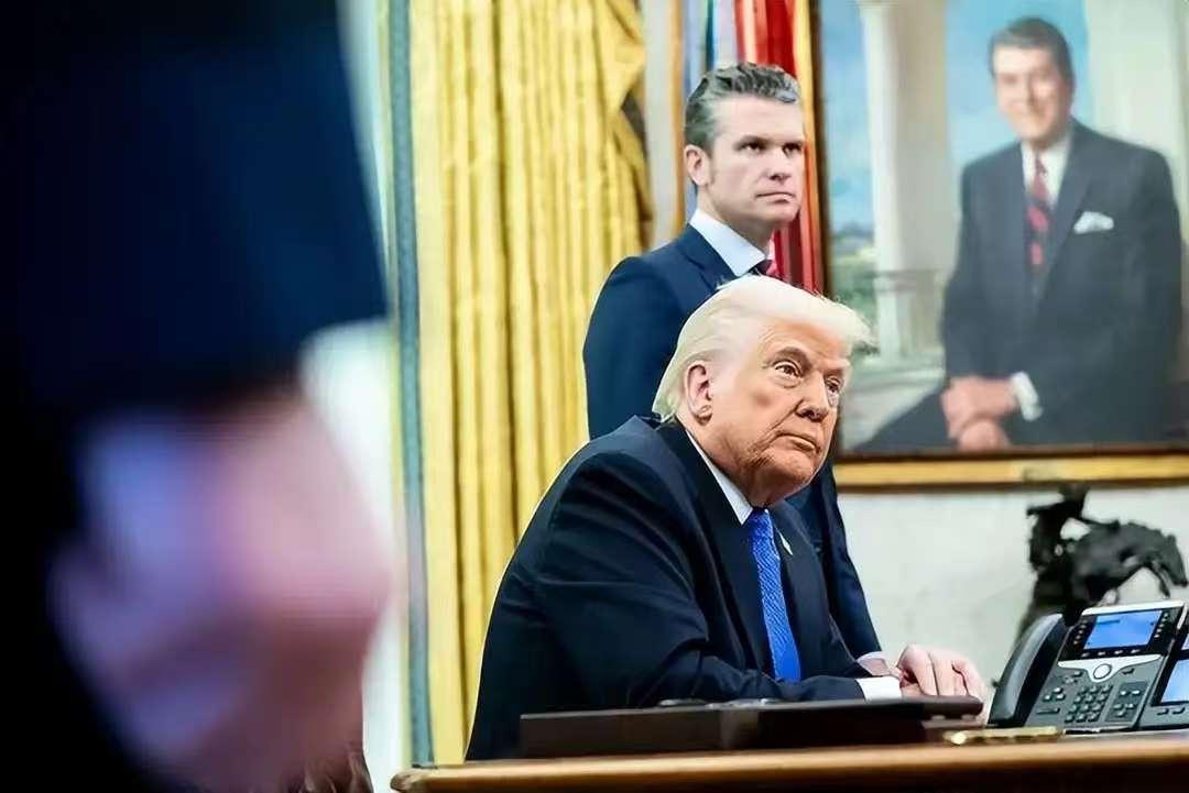 特朗普教训美国将军——顺我者昌，逆我者亡；不喜欢我，立马滚蛋！

美国战争部长紧