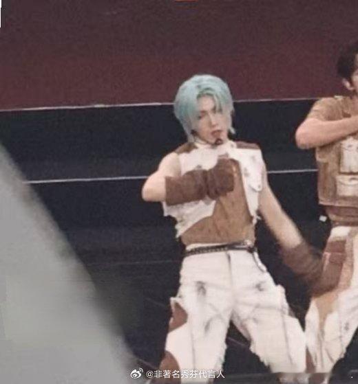 苏新皓染发啊啊啊已经再预感神图了！！！ 