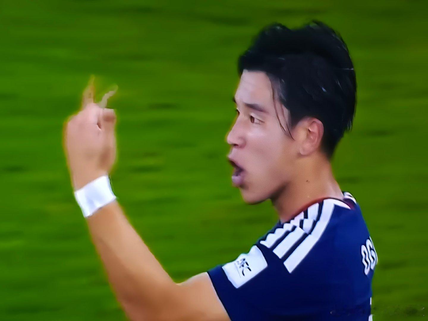 只有我一个人觉得日本这个6号很像dzknow吗？ 