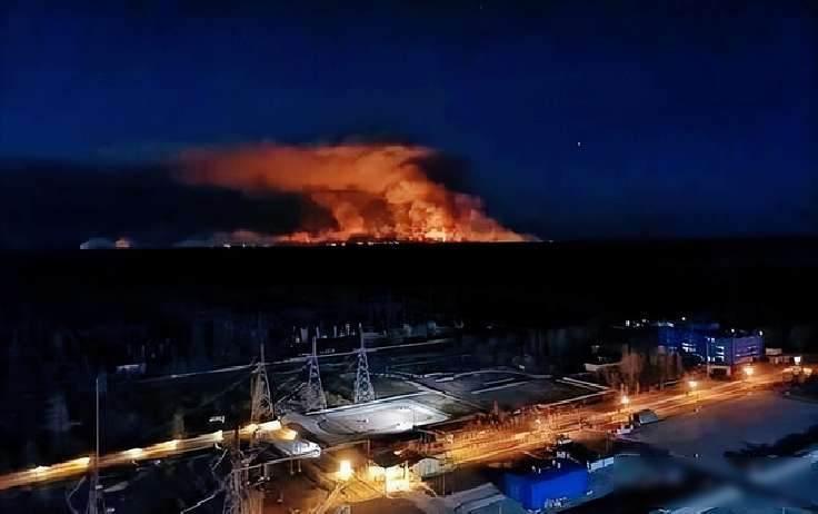 痛批高市早苗后，绍伊古遭炸弹暗杀，俄军炸响4000吨“沉睡氢弹”
那天是绍伊古母