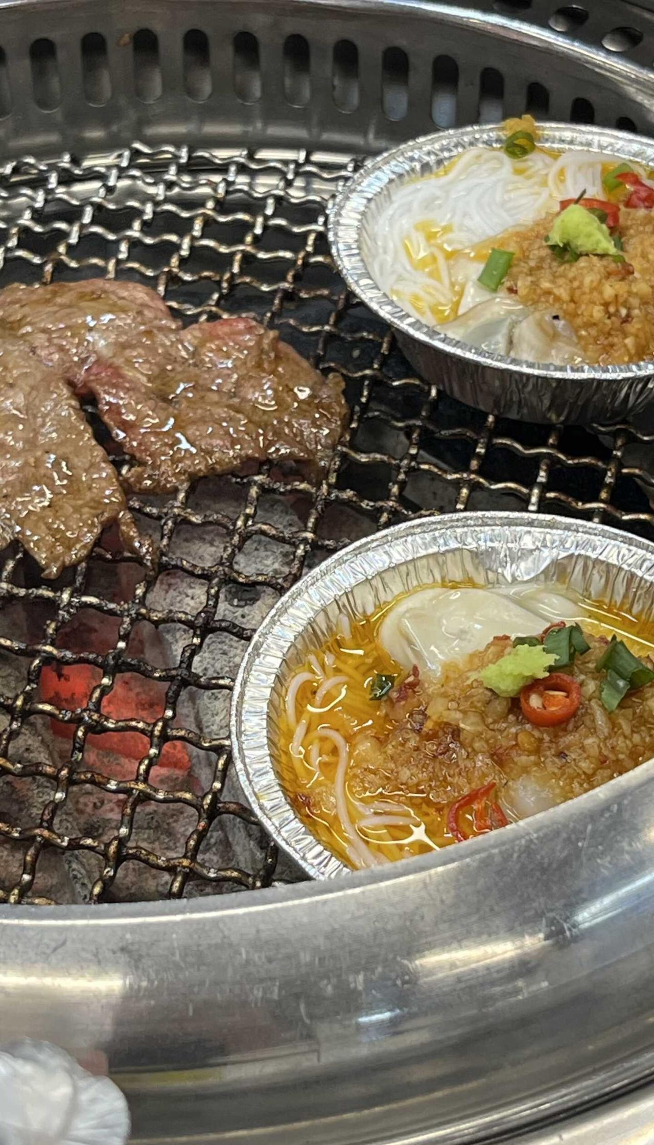 大众必吃榜第一名的烤肉｜广州🍖
📍今天吃小蕉蕉·炭火鲜烤黄牛肉⭐️⭐️千人千