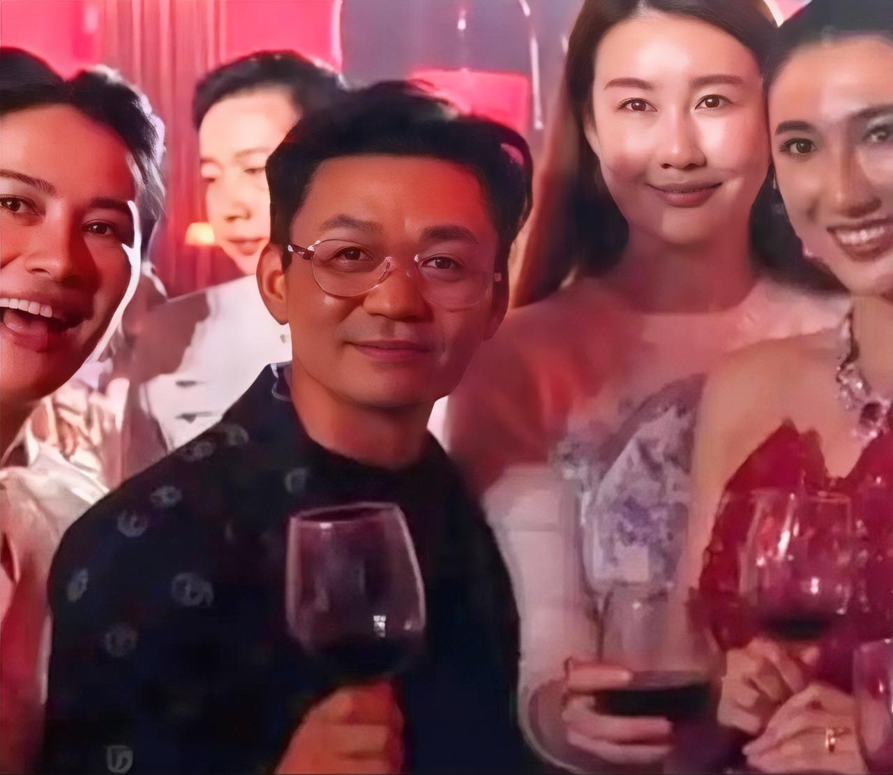 王宝强带女友参加婚礼
马蓉现在怕是悔得肠子都青了吧？
离婚之后王宝强一路风生水起