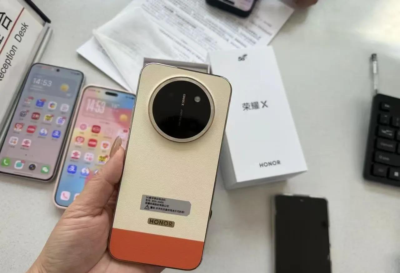 荣耀x80promax
荣耀x80promax 指尖轻触温润机身，仿佛握住了时光