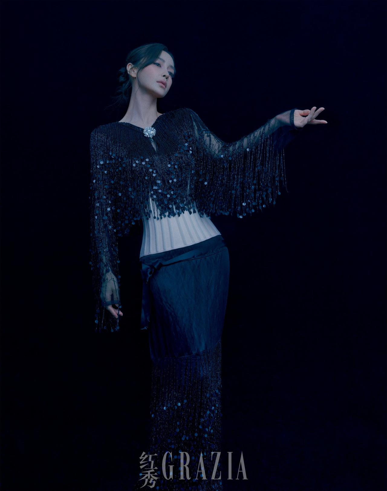 angelababy红秀演绎四套高定，两个新品牌解锁。
Peet Dullaer