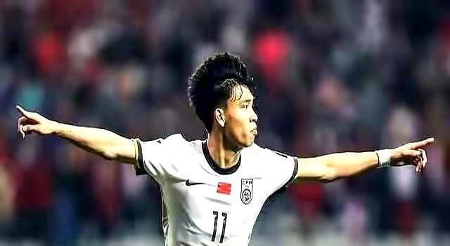 又一个十年等待。
中国足球的希望，又寄托在00后身上了。
这次，我们能在家门口圆