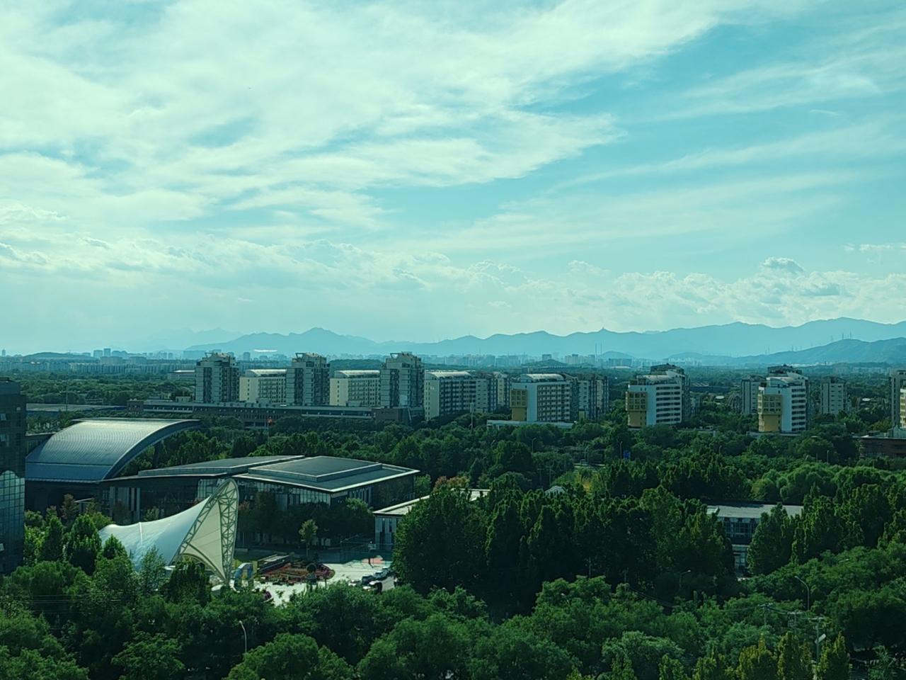 整整八个小时不间断的谈判，这也是我经历的有史以来连续时间最长的谈判，初步达成了谅