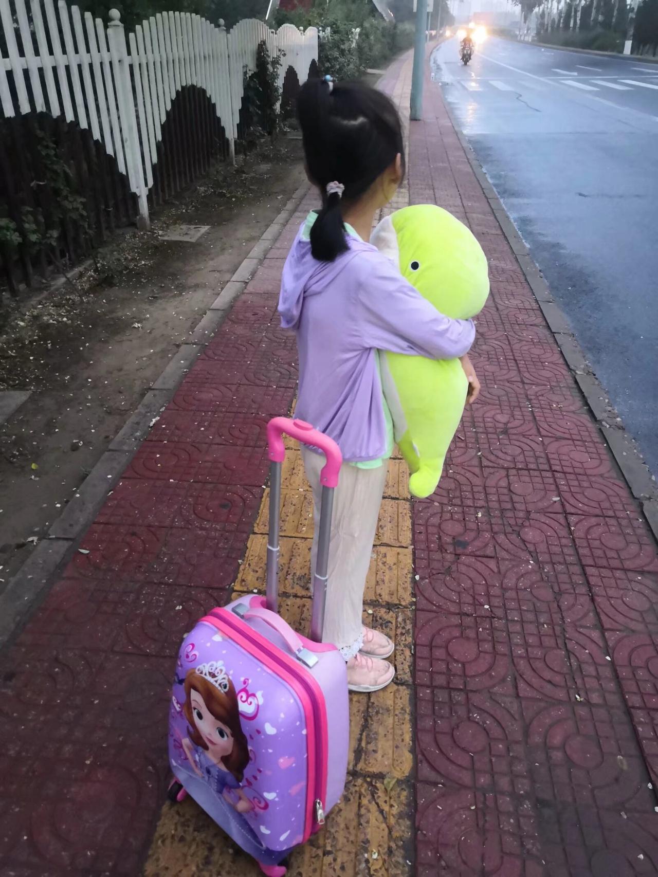 女儿15岁初中生，妈妈第一次跟孩子过暑假

今天母亲给我发微信问，
我女儿什么时