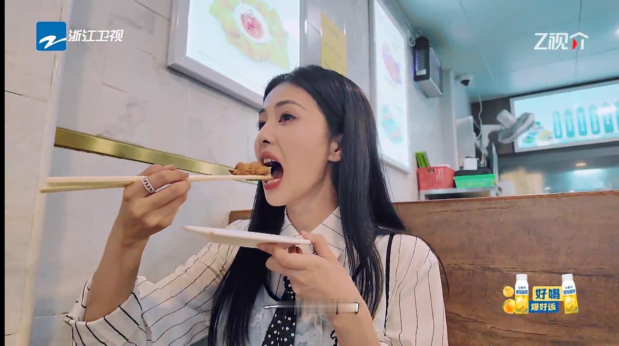 白鹿球球必争的人奔跑吧澳门篇美食太诱人！大众点评同步推出跑男同款必吃清单，还有5