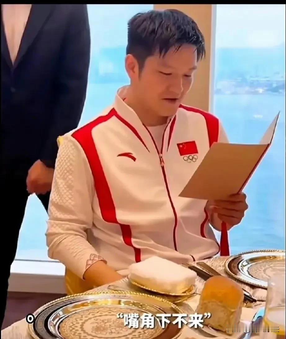 哈哈哈，樊振东小吃货简直暴露无遗啊！

一到澳门，看到那些大龙虾、鲍鱼、东星斑、