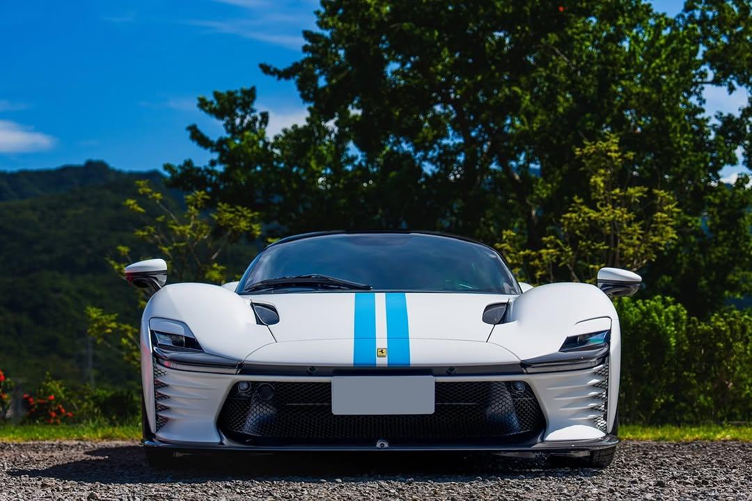 林俊杰拿下该台Ferrari Daytona SP3