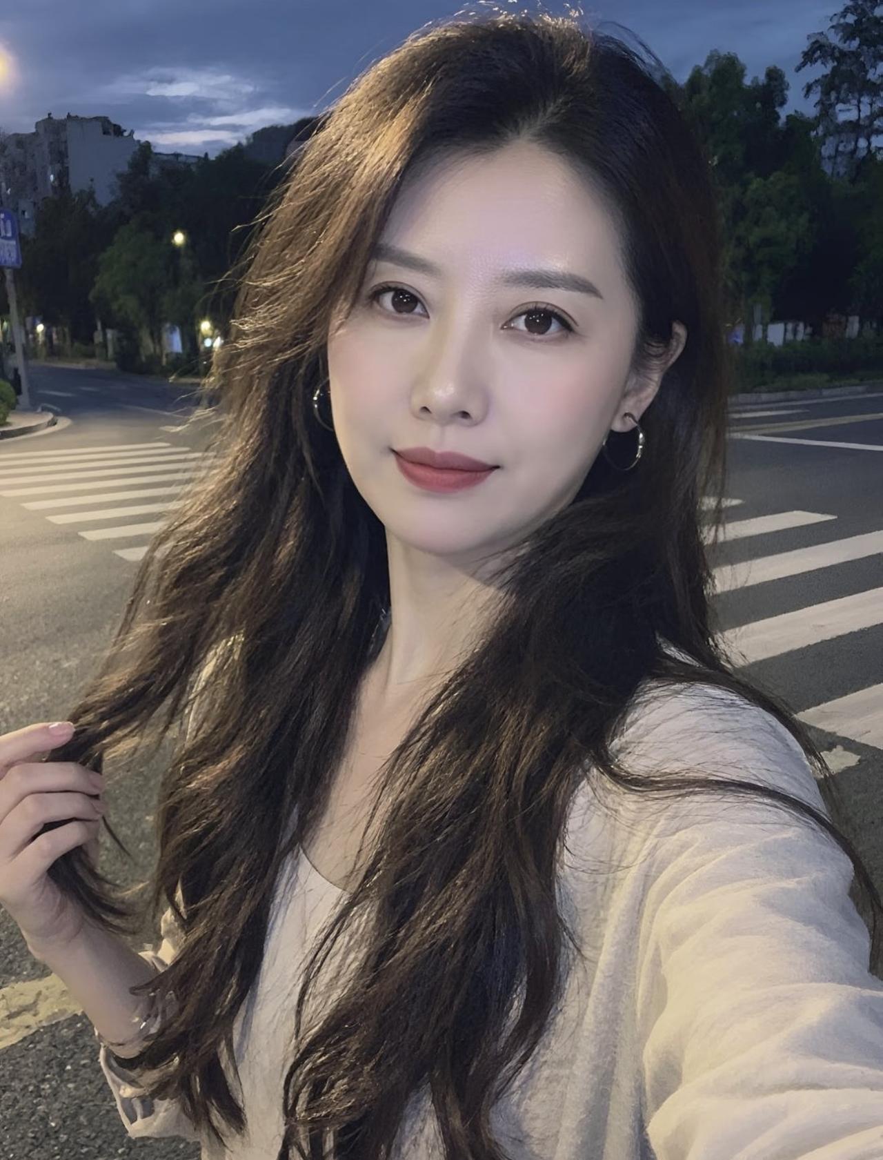 离了婚你就会明白
​婚姻出现问题
很多人都会选择离婚
其实离过婚的人才知道
原配