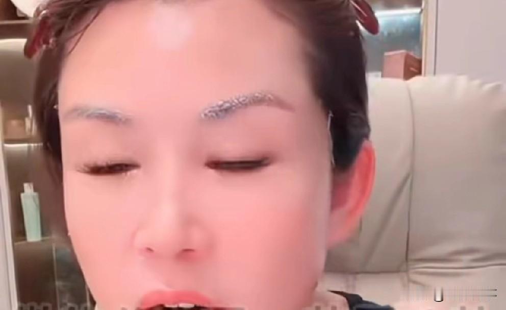 驴姐甘愿卑躬屈膝与平荣处好关系，呵止粉丝挑拨离间！

          驴姐不