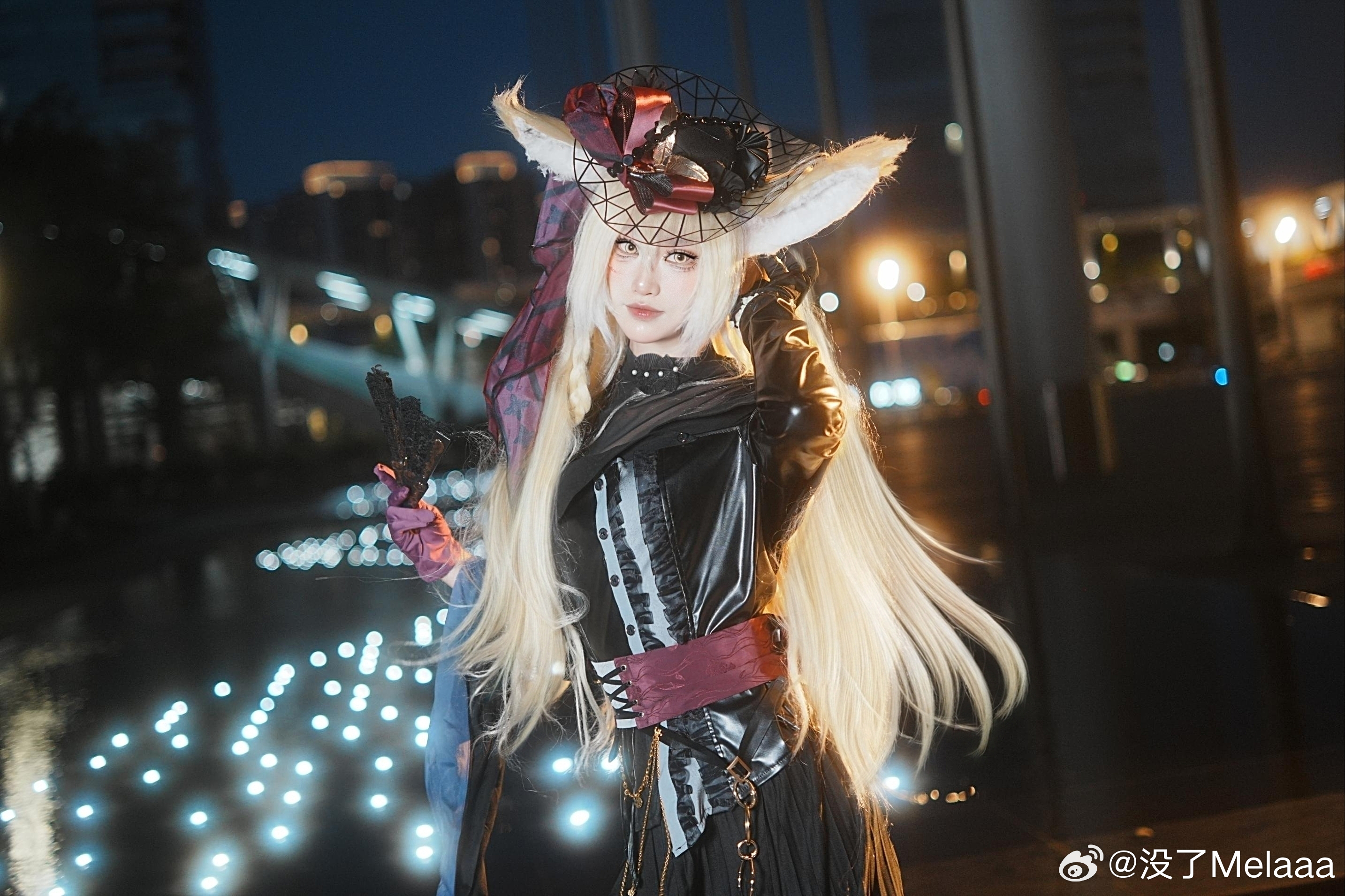 明日方舟二次元cos大赏cosplay场照 🪭🦊洋服剑舞，所谓伊人醉山花🗡