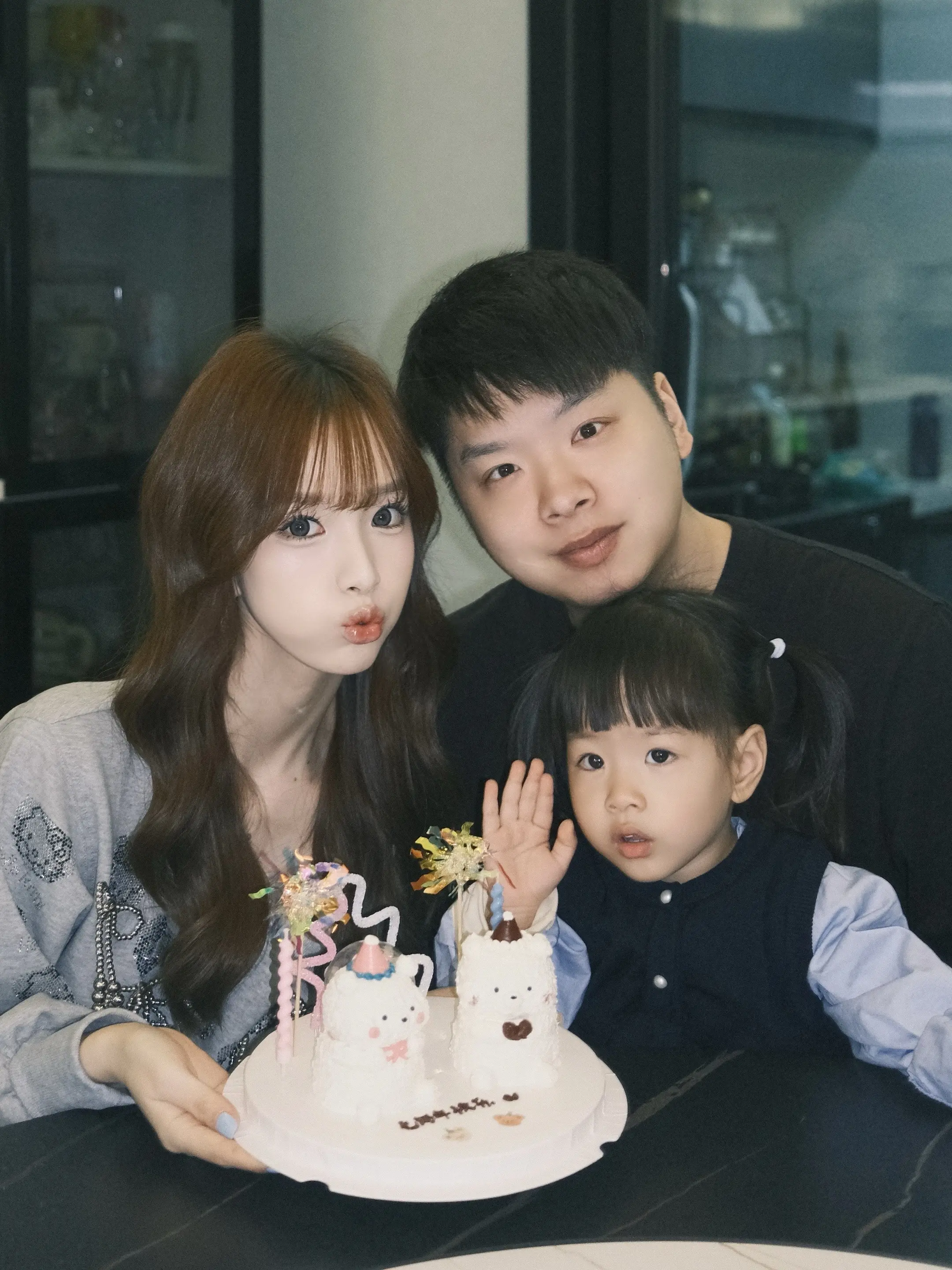 恋爱三年 结婚四年 我们的七年。试过了 结婚比恋爱更好 我很知足 也很幸福。