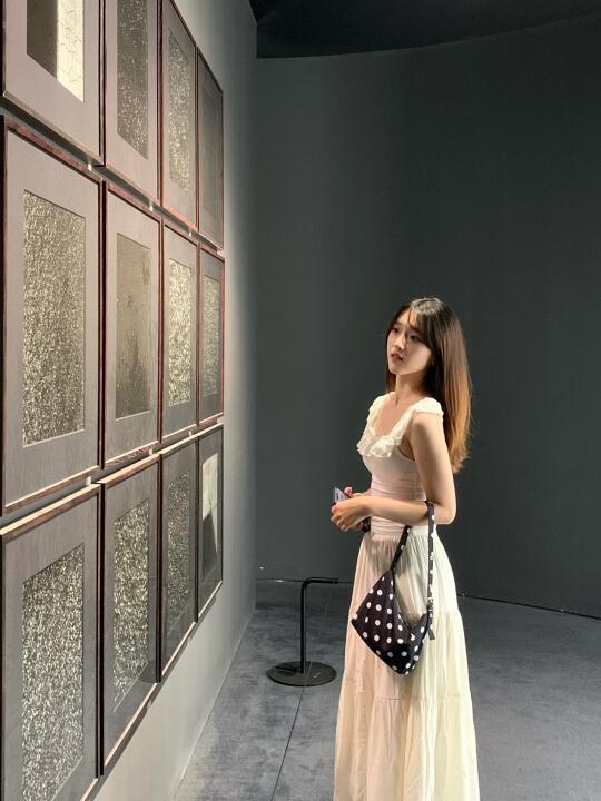 存一些i人小幅度看展姿势📷一学就会！！