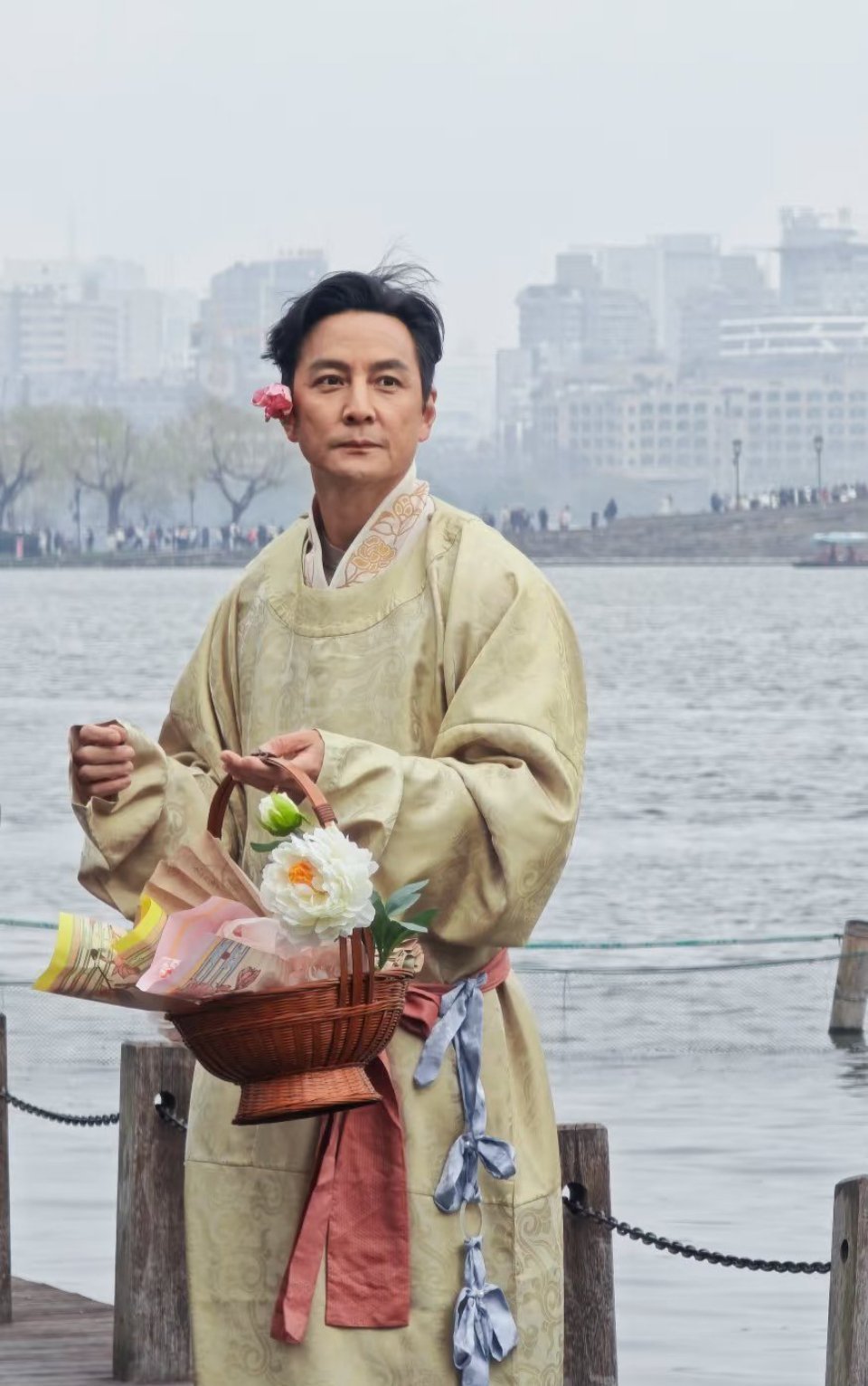 想起了最近的那个梗年龄大了，做什么都辛酸 