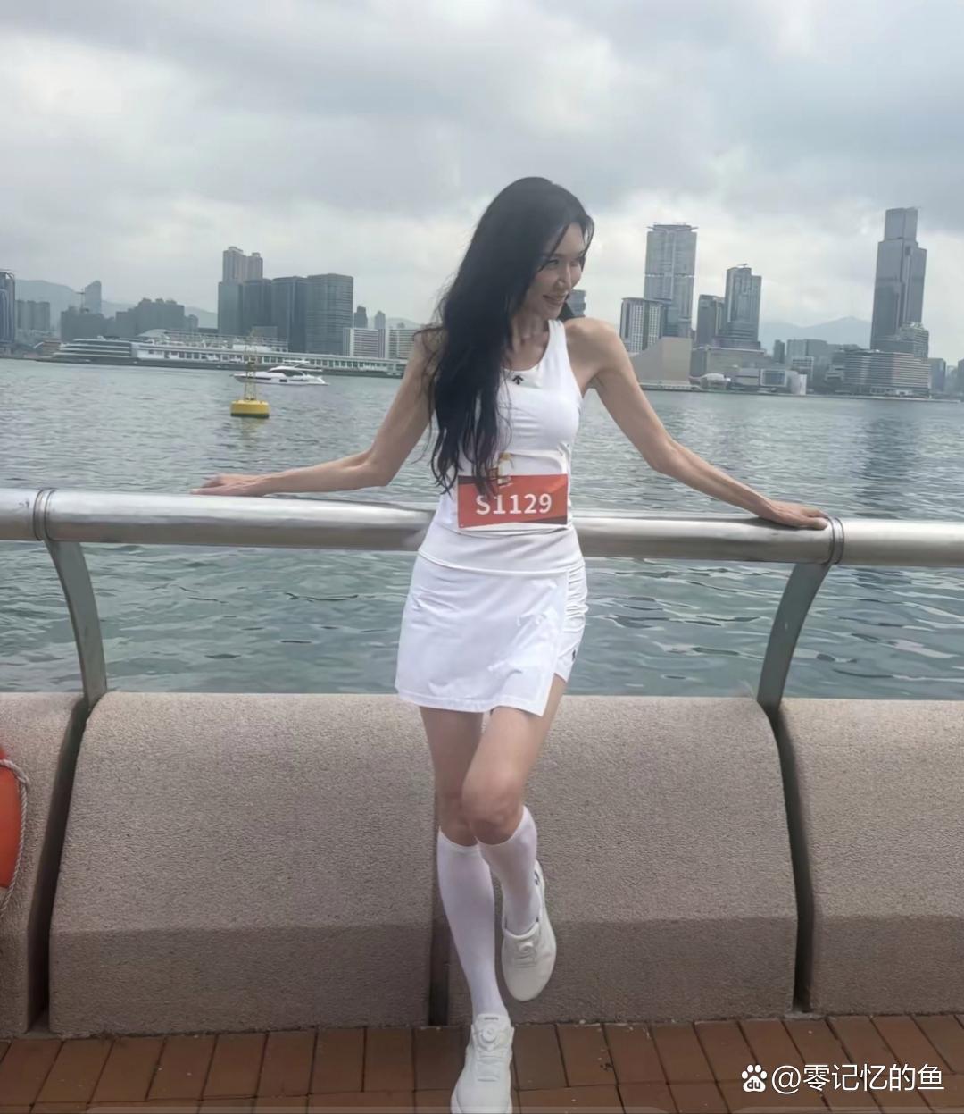 林志玲参加马拉松。她现在可真瘦啊。 