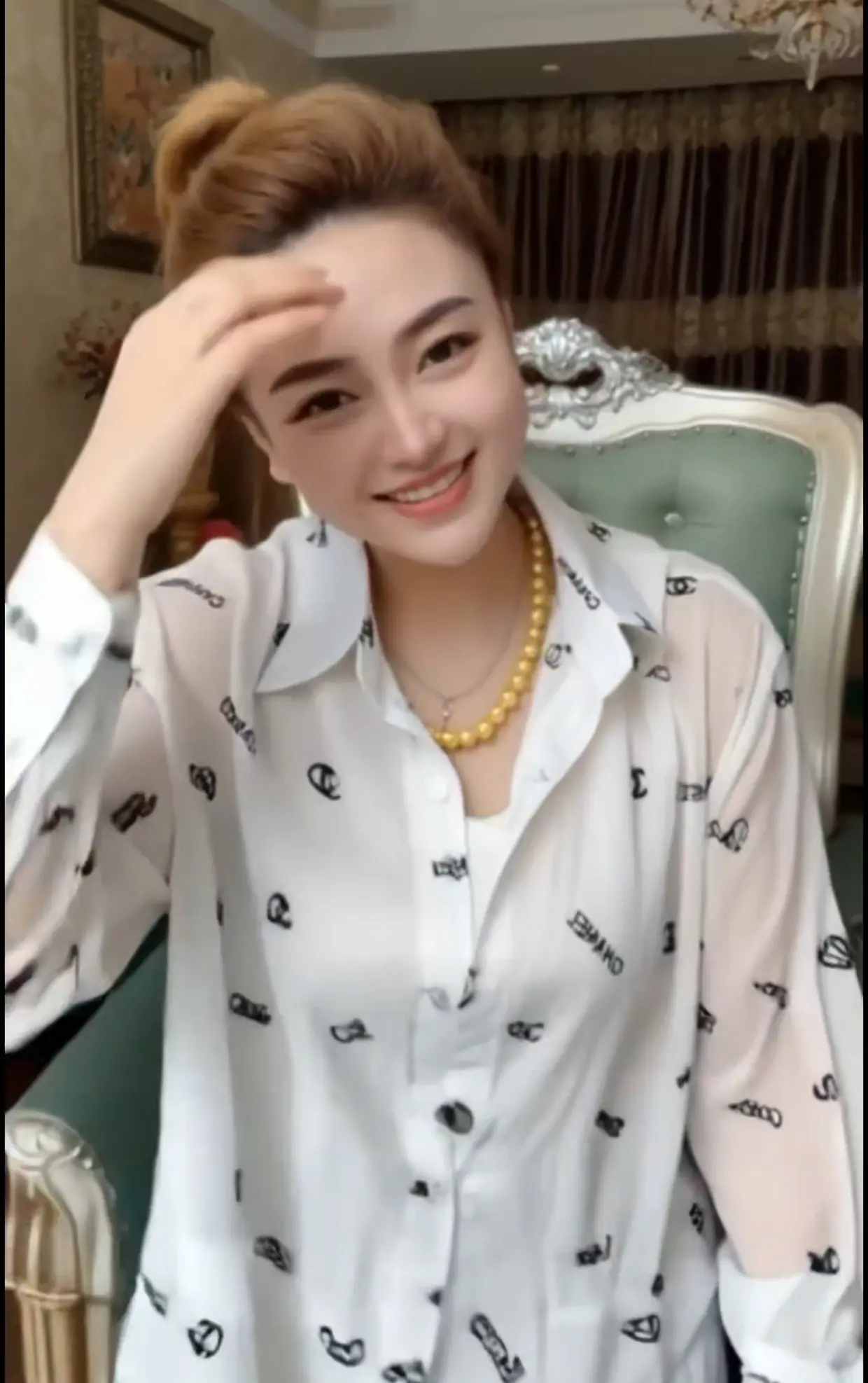 你还真会截图哈哈哈