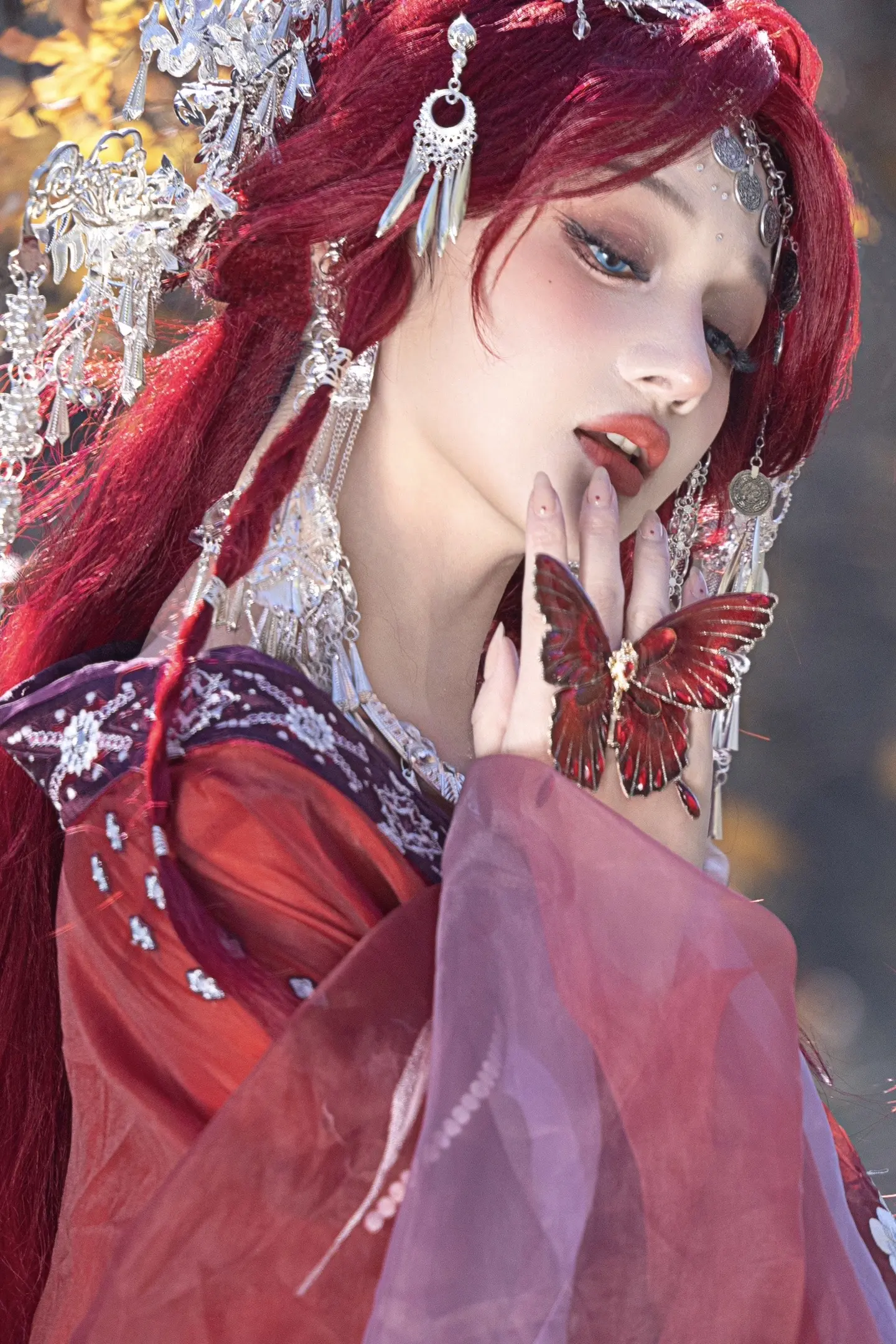 “一旦招惹了圣女、你便再也走不出这苗寨了”