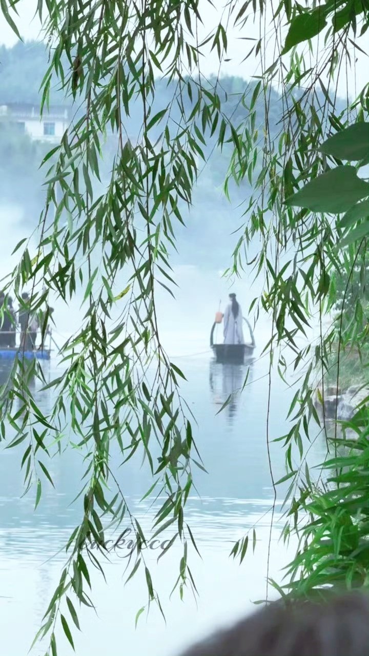 早安心语不去仰望别人，自己亦是风景。早安！ 早安