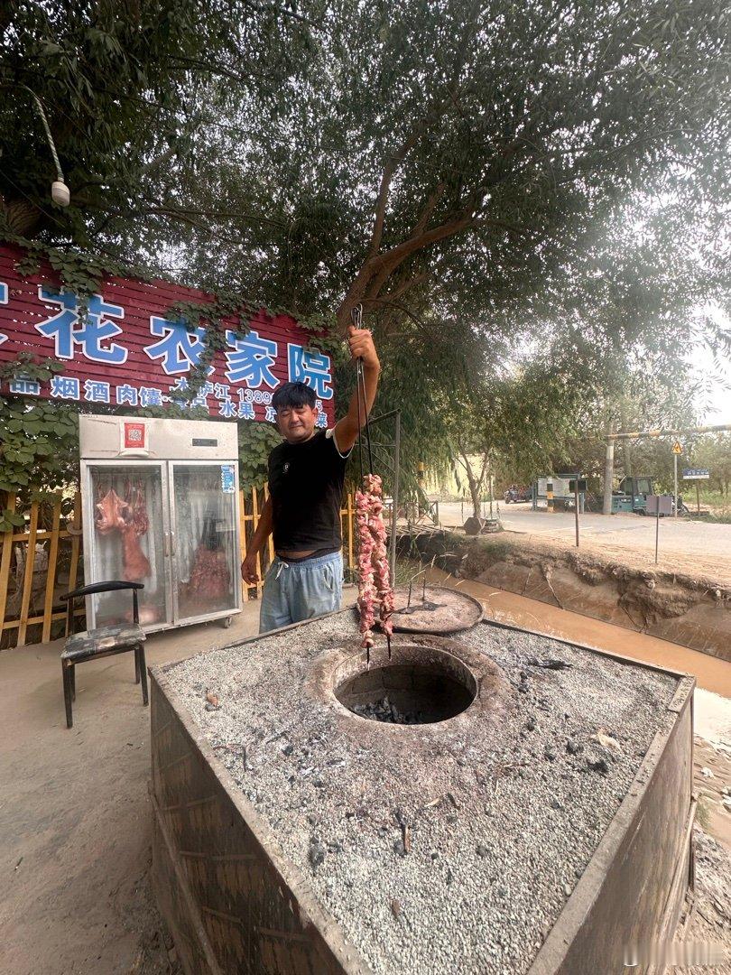 2008年，我在新疆库车，吃到了“库车大串”，以为已经是人生巅峰了。没想到，今天