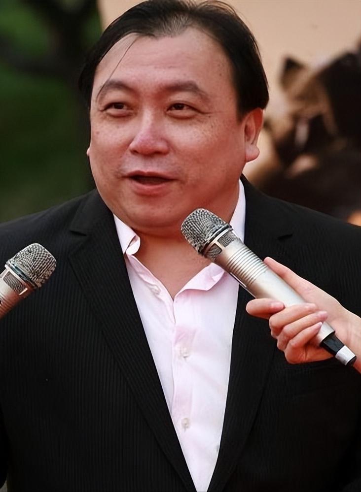 导演，王晶，在一次晚会中，问老爸王天林，你年轻的时候，风流吗。王天林说，一般般了