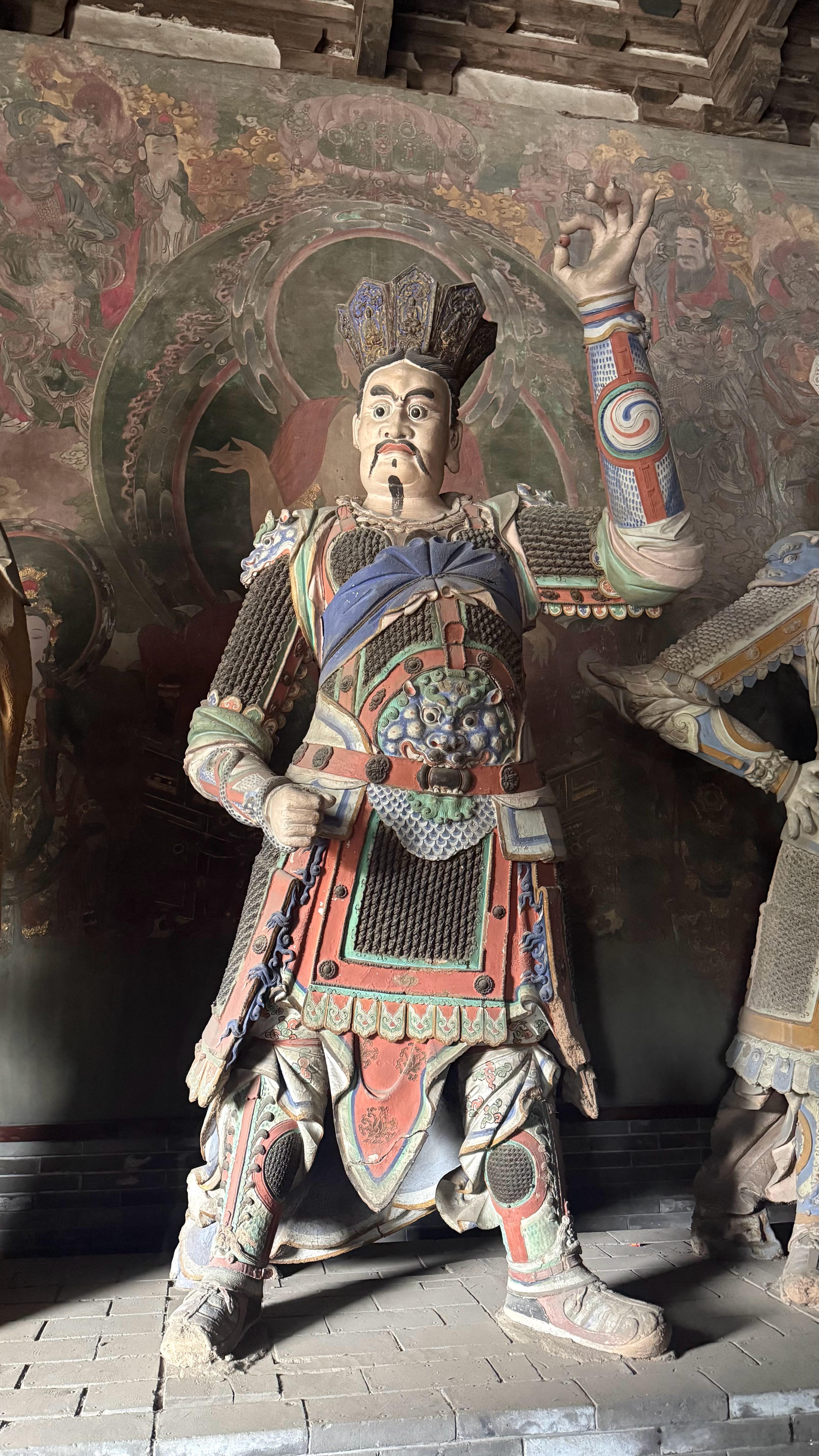 许家印一审被判无期这事儿几层意思：浅层次是许家印人保住了，（显性的）个人财产没了