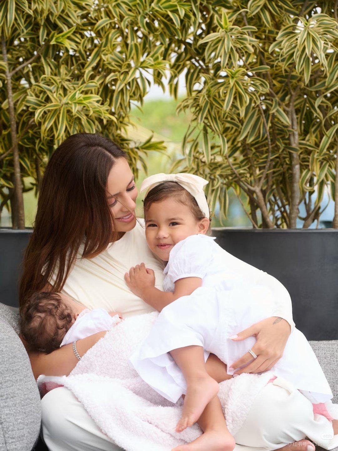 内马尔 母女情深