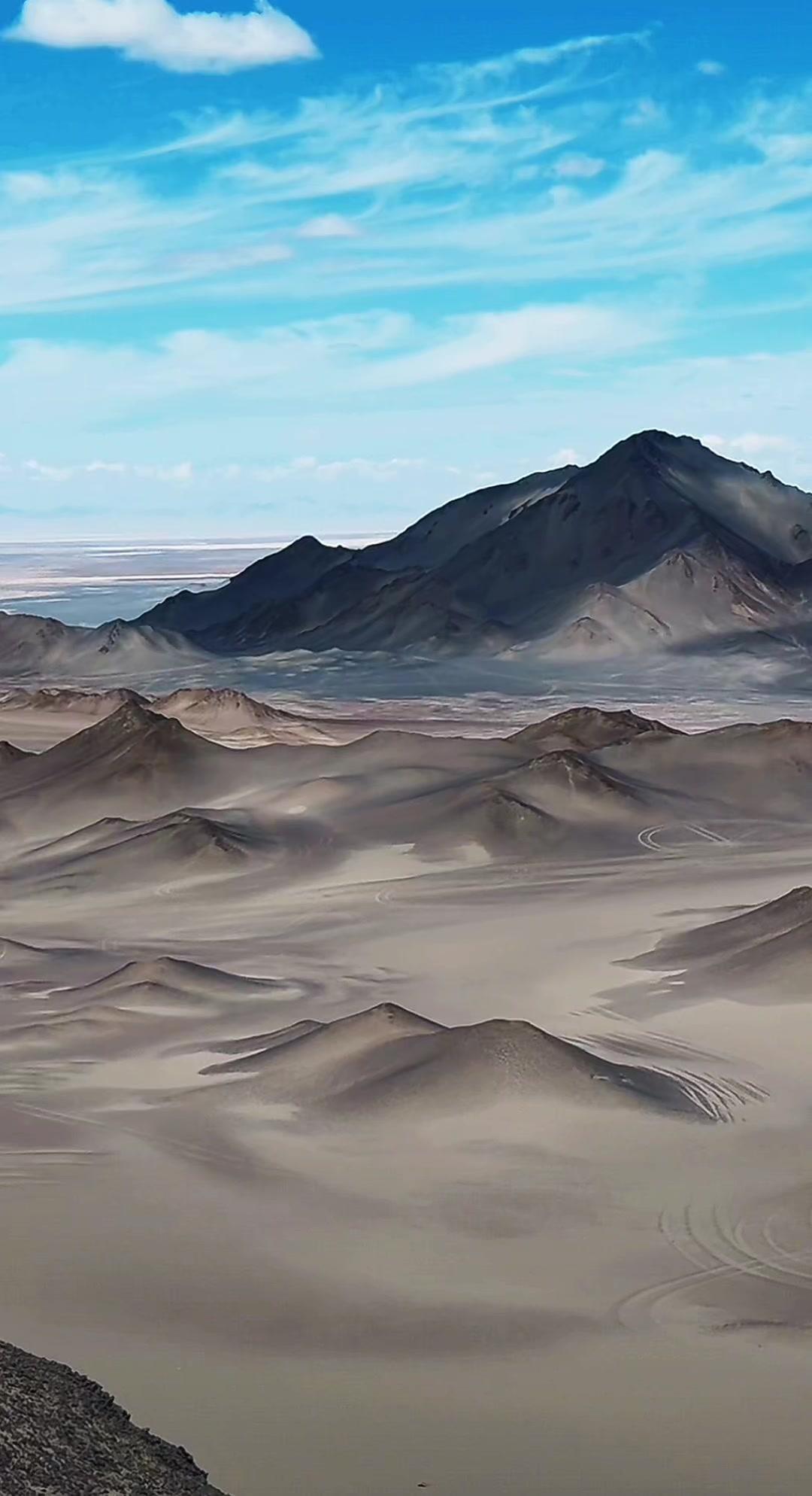 黑独山地质美学奇观，是大自然以水墨为笔、独山为笺，书写的壮美篇章。站在这片土地上