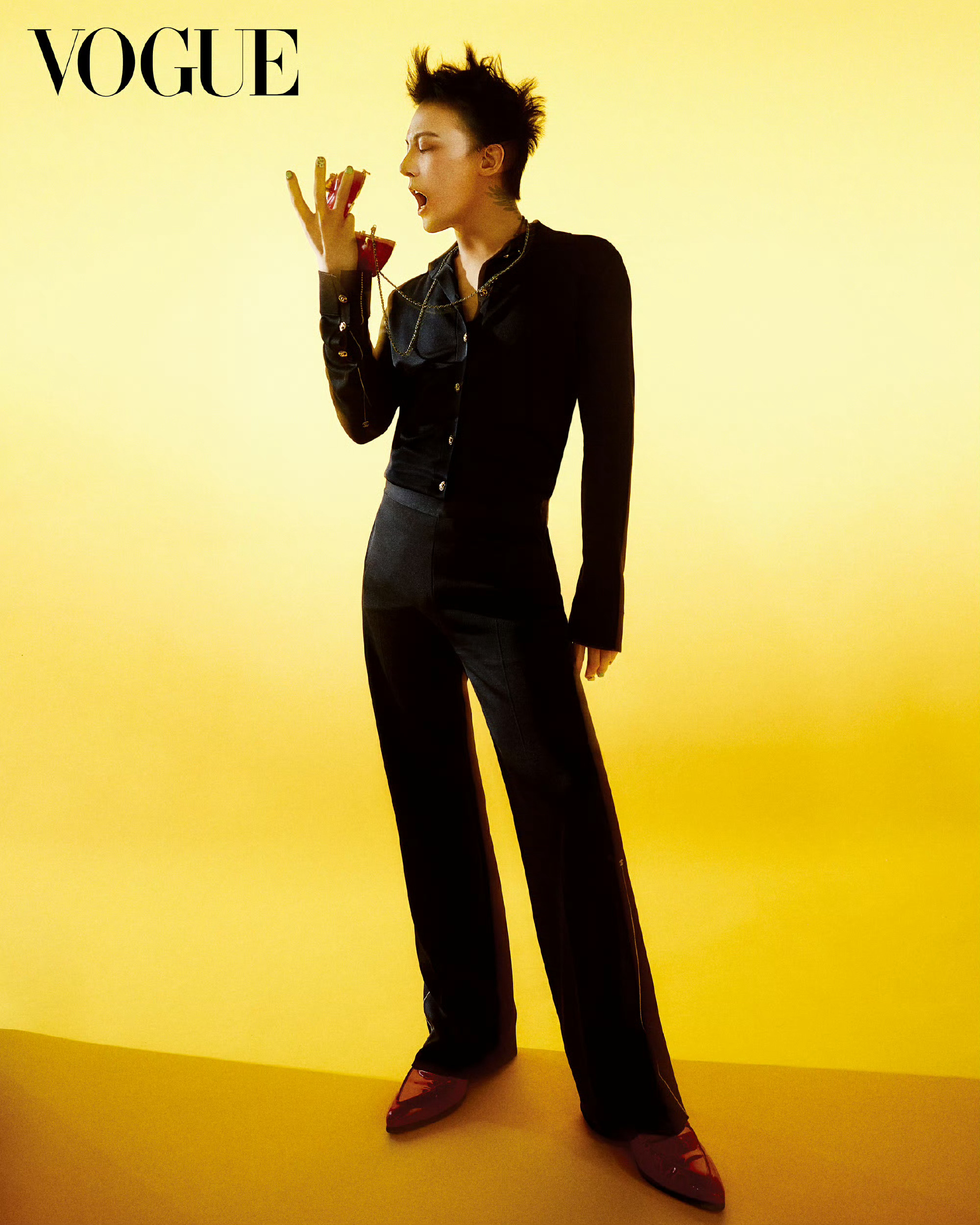 权志龙G-DRAGON登上韩国《VOGUE》封面海量新写真 