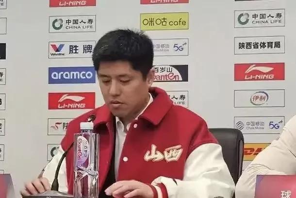 山西汾酒男篮主帅潘江近期备受山西省内外球迷质疑，在失去了李春江之后小潘单飞遇冷，