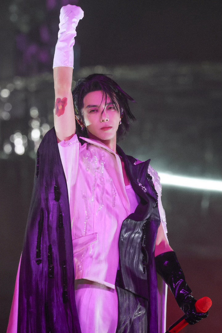 律师称造物者抄袭与华晨宇无关 律师科普：根据《著作权法》第17条，委托作品的版权