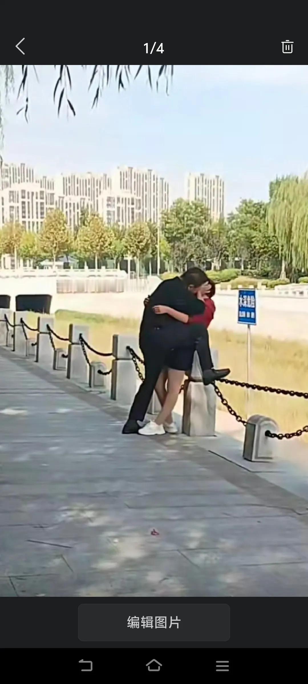 情到深处难把持，不问地点和场景，如此高难动作，就不怕闪了腰！#相守到老永不变# 