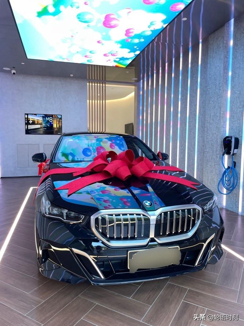 喜提全新宝马5系，心情确实舒畅，但复盘整个购车过程，也不得不说4S店的一些“常规