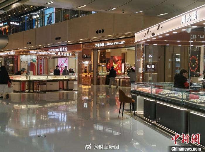 【业内人士：#金价再度狂飙或继续波动上行#】前段时间，金价银价曾有所回落，为何近