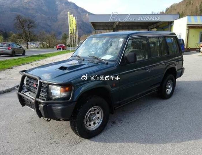 帕杰罗2.8柴油版，这是1997年在德国上的牌，跑了三十万公里，此车要价折合人民