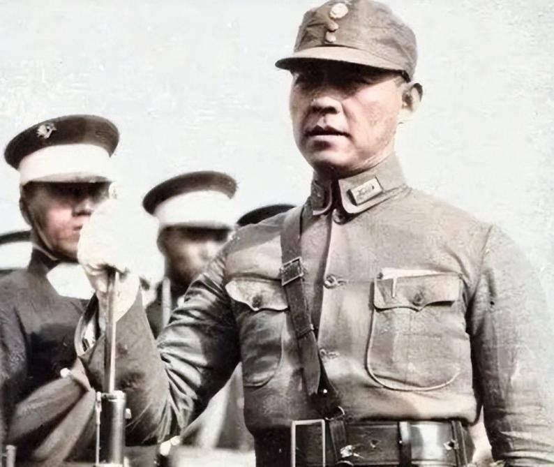 张自忠最难下的一道命令，不是冲锋，也不是撤退，而是枪毙自己的救命恩人。
这个人曾