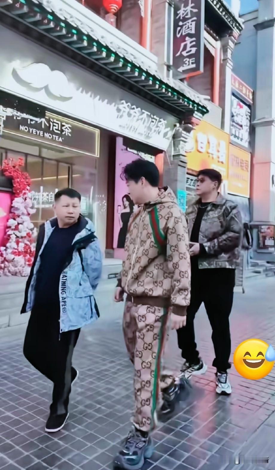 如果德云社和郭德纲先生迈不过这道坎，最有可能扛起相声大旗的民间团体会是谁家呢？