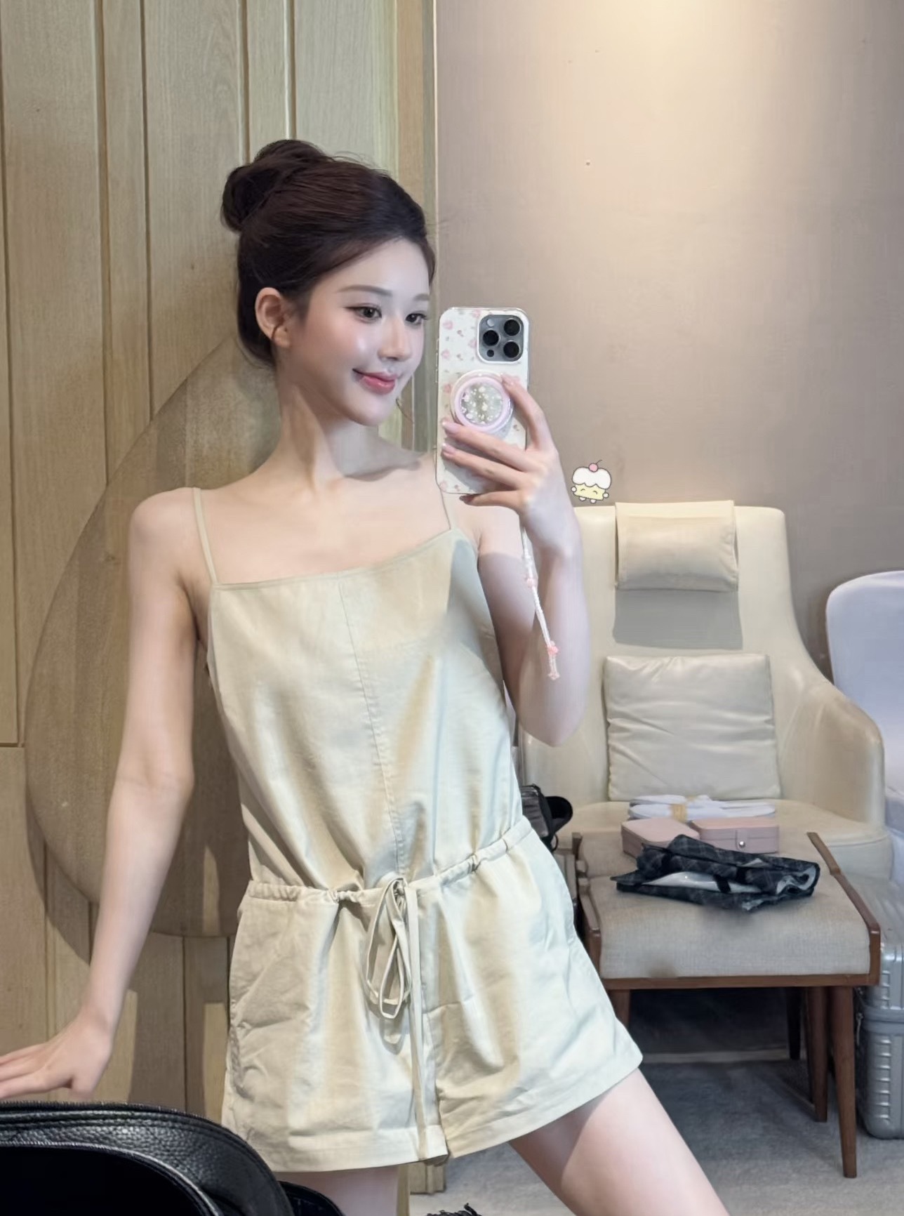 赵露思全肯定就好了，我的视角，就是商务代言一直不断，爆剧也在手，红薯都全域第一了