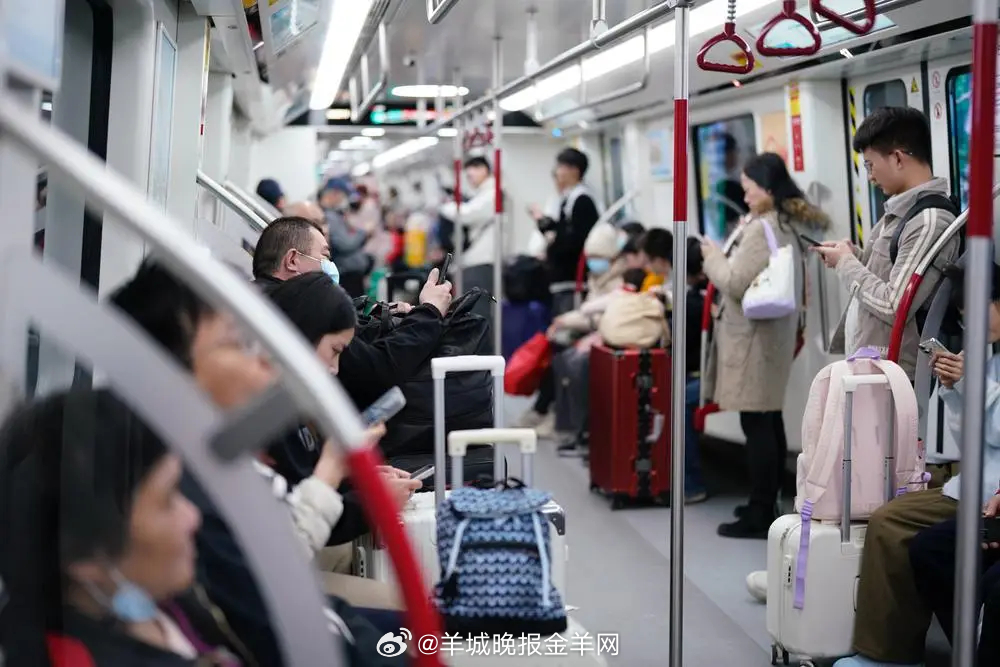 #热气腾腾的中国年#  #2026请到广东过大年#【春节9天 #广州地铁运客超4