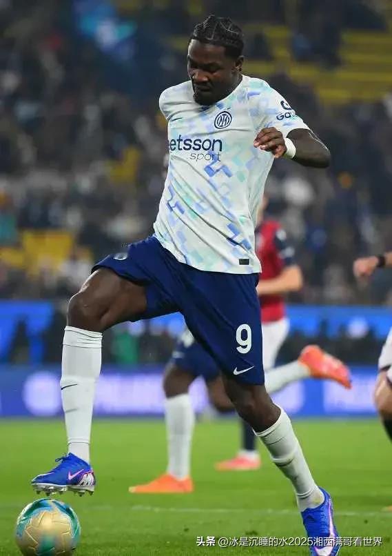 现在的小国米球队实力在意甲联赛也就第三或者第四的水平。球员老化、野心不够，主教练