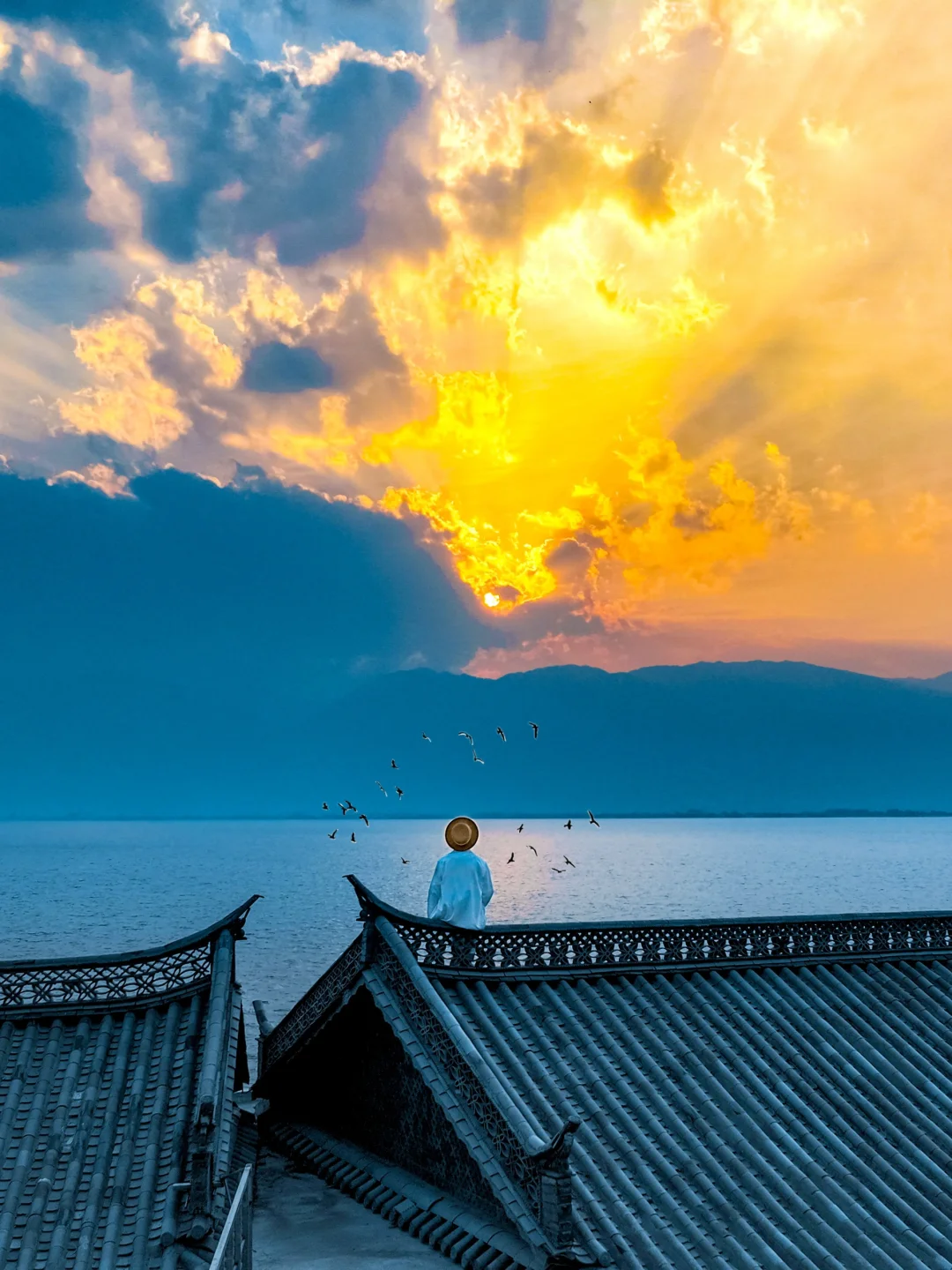 我只想呆在大理，就这样看着落日吹着海风🌊