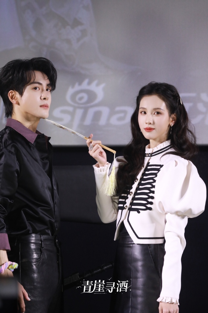 曾舜晞陈都灵你俩聊啥呢 多次合作的默契在这一刻展现得淋漓尽致，曾舜晞和陈都灵在活